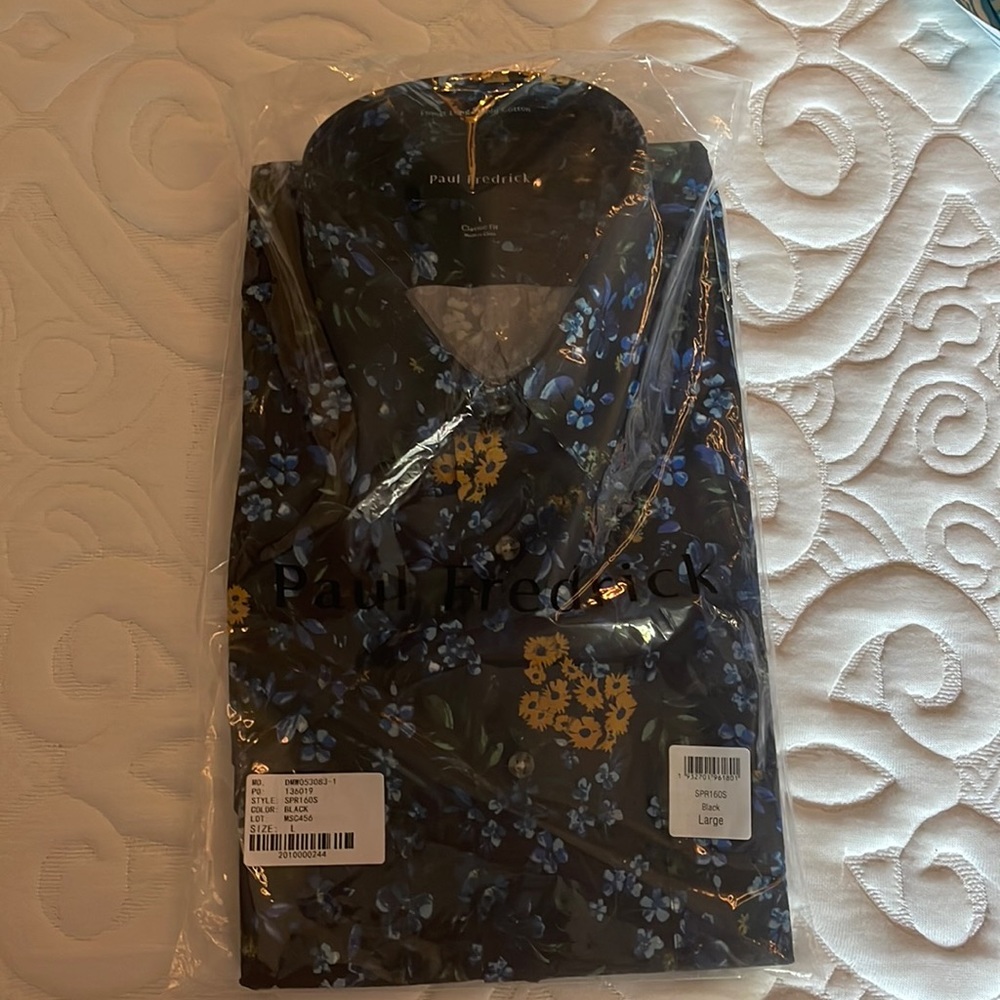 Paul Frederick size large BNWT